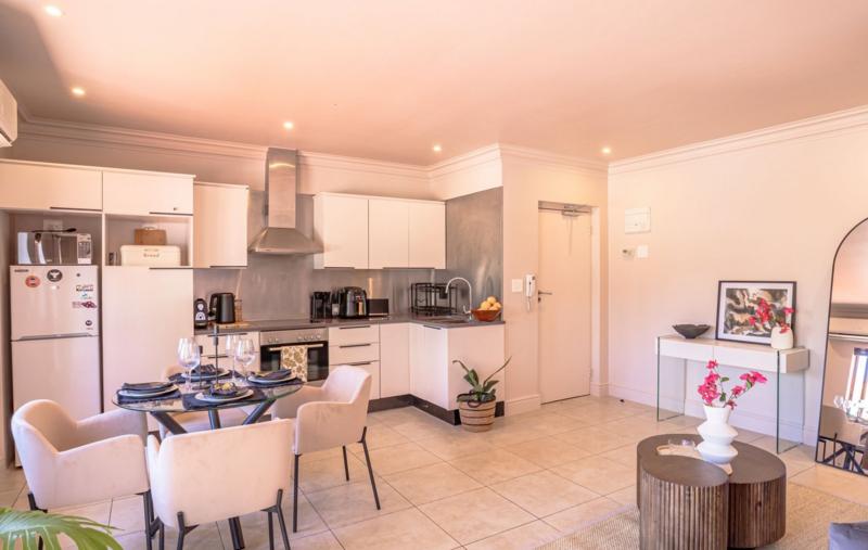 1 Bedroom Property for Sale in Sea Point Western Cape